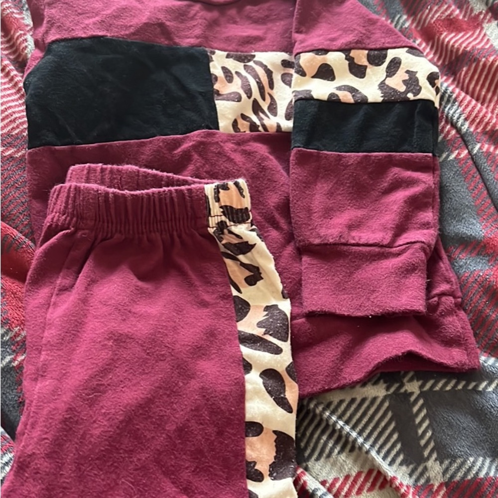 2 piece matching set 6-9 months